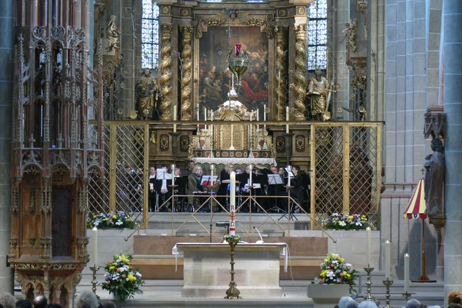 Zweiter Osterfeiertag im Dom zu Fritzlar - musikalische Gestaltung durch den Katholischen Bläserchor